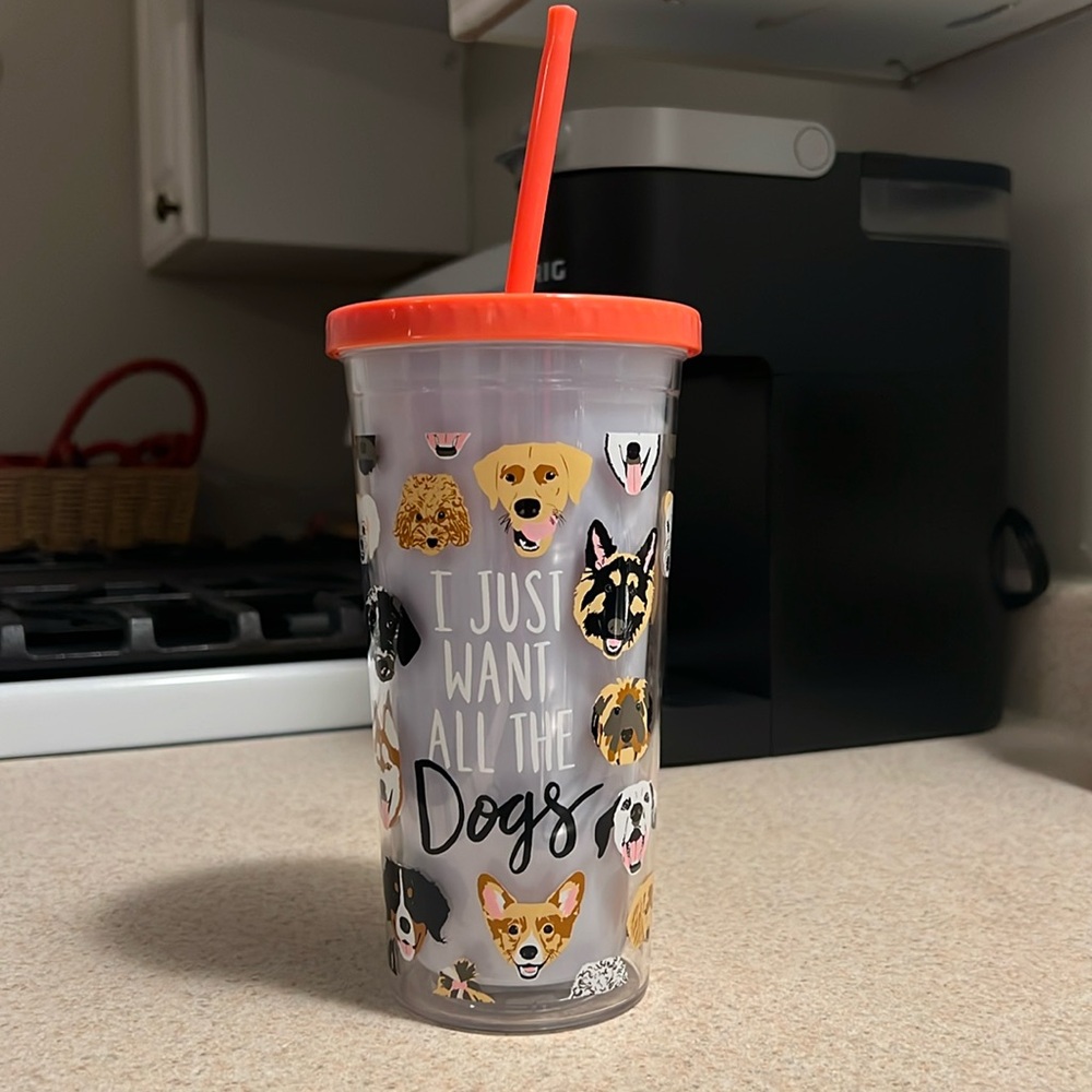 I just want all the dogs tumbler, pre loved but in good condition
